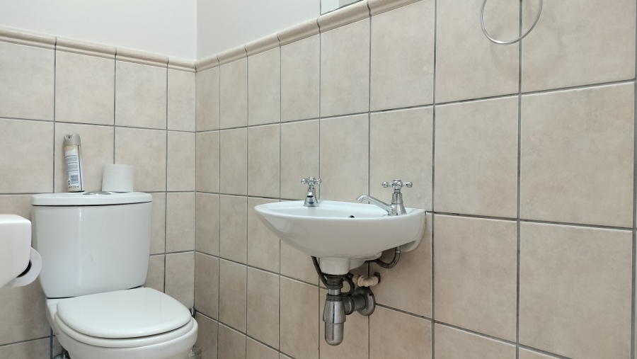 6 Bedroom Property for Sale in Nature On Sea Western Cape